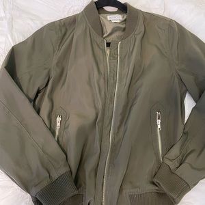 Army Green Bomber Jacket | Size small | Vagabond | Van de Vort